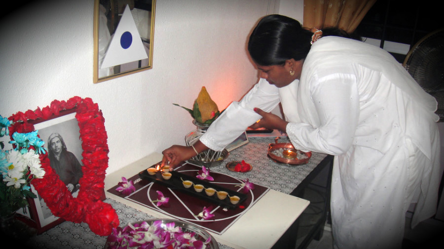 2 Light Up Astha Deepam by Mei Ganaselvi Nadiya Pandi